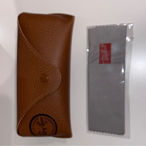 Authentic ray bans black RB 3025 aviator large metal ll. Never used no damage. - Picture 2 of 4